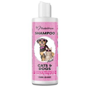 NutriPaw Shampoo for Dogs & Cats - Ideal for Sensitive, Itchy Pets - Soothes Dry Skin - Nourishes Skin & Coat - Oat Milk, Aloe Vera, Peppermint - Suitable for All Ages, Sizes & Breeds