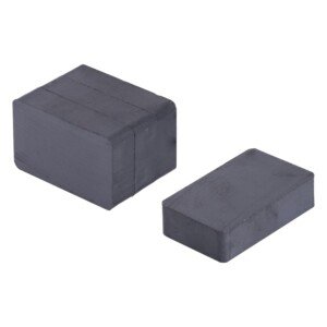 Y30BH Ferrite Magnet for Arts, Craft, Science and DIY - 40mm x 25mm x 10mm thick - 3kg Pull - Pack of 4