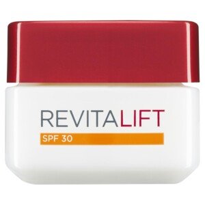 L’Oréal Paris Revitalift Hydrating SPF 30 Day Cream, Powerful Formula to Smooth appearance of Wrinkles, Firm & Moisturize Skin, Infused with Pro-Retinol & Elasti-Peptides, SPF30 Sun Protection, 50ml