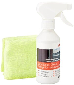 Unika Non-Aerosol Gloss Surface Cleaner 250ml & Microfibre Cloth – Anti-Static Trigger Spray for High Gloss Kitchens, Glass & Chrome, Reduces Dust Build-Up